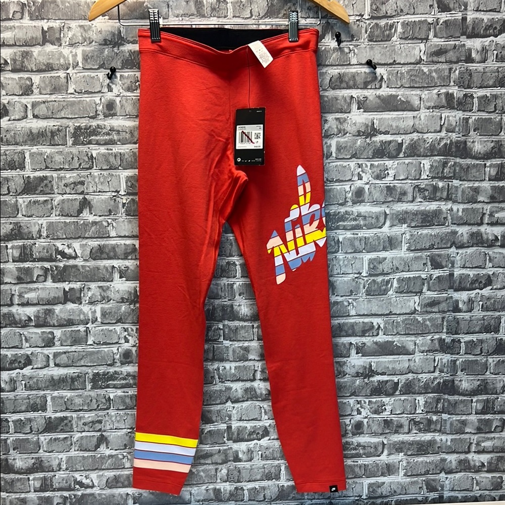 NWT Woman's Nike leggings‎